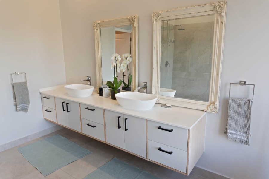 5 Bedroom Property for Sale in Val De Vie Estate Western Cape